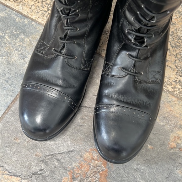 Ariat riding boots, medium height, size 7, regular calf - Picture 5 of 11